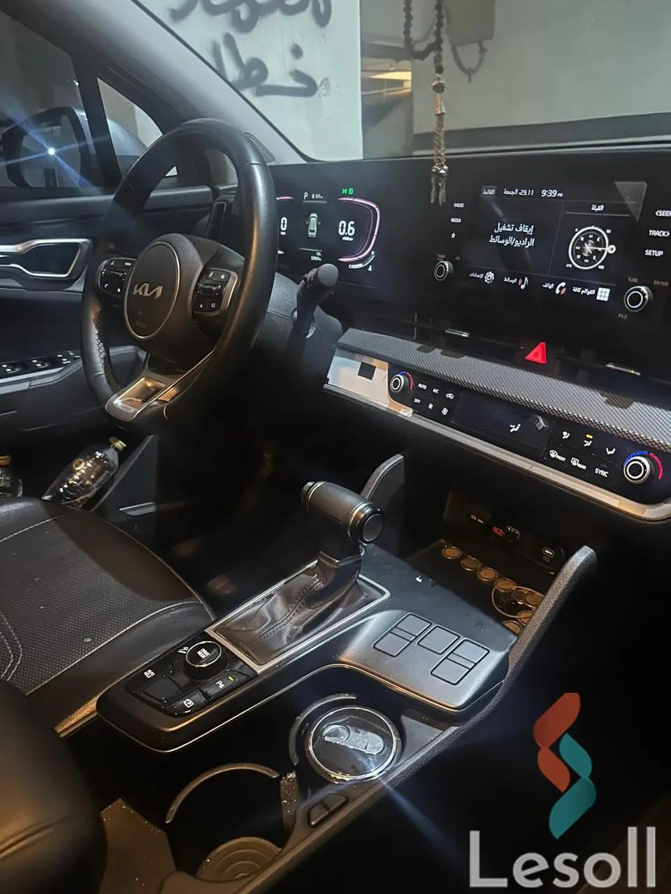 كيا سبورتاج اوتوماتك مستعملة رمادي داكن موديل 2023 - كل الصور