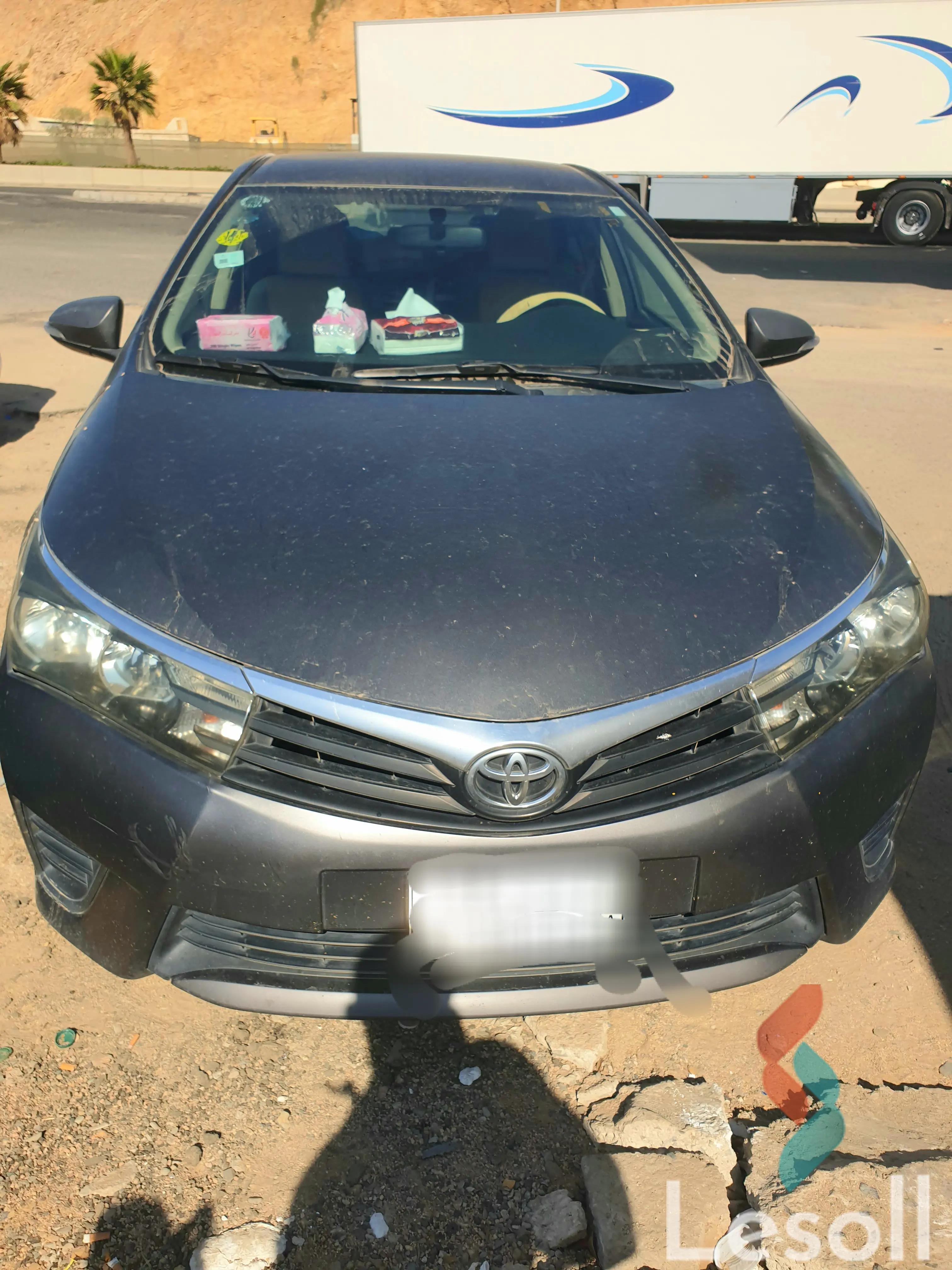 تويوتا كورولا اوتوماتك مستعملة رمادي داكن موديل 2015 - صورة 3