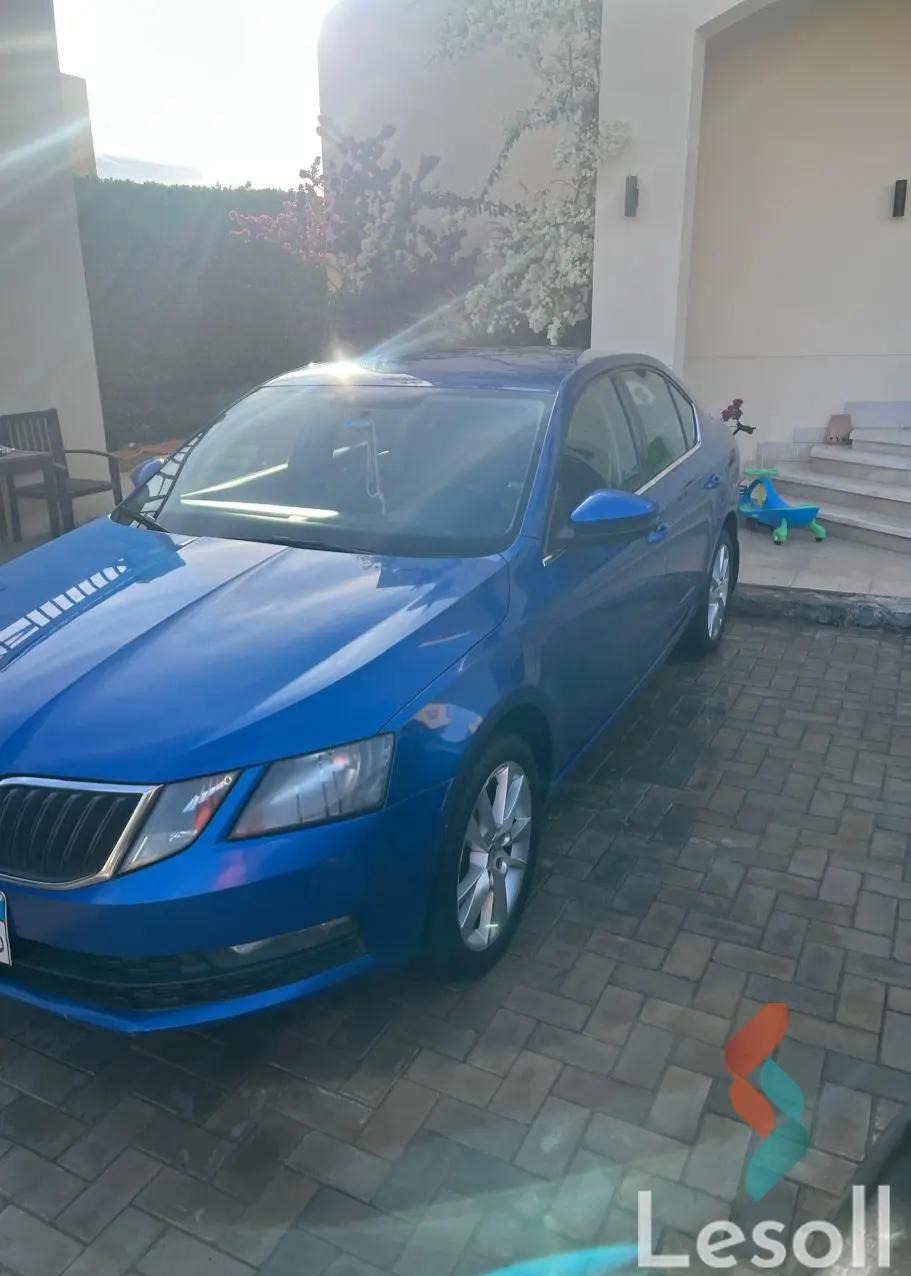 سكودا أوكتافيا اوتوماتك مستعملة أزرق موديل 2018 - صورة 4