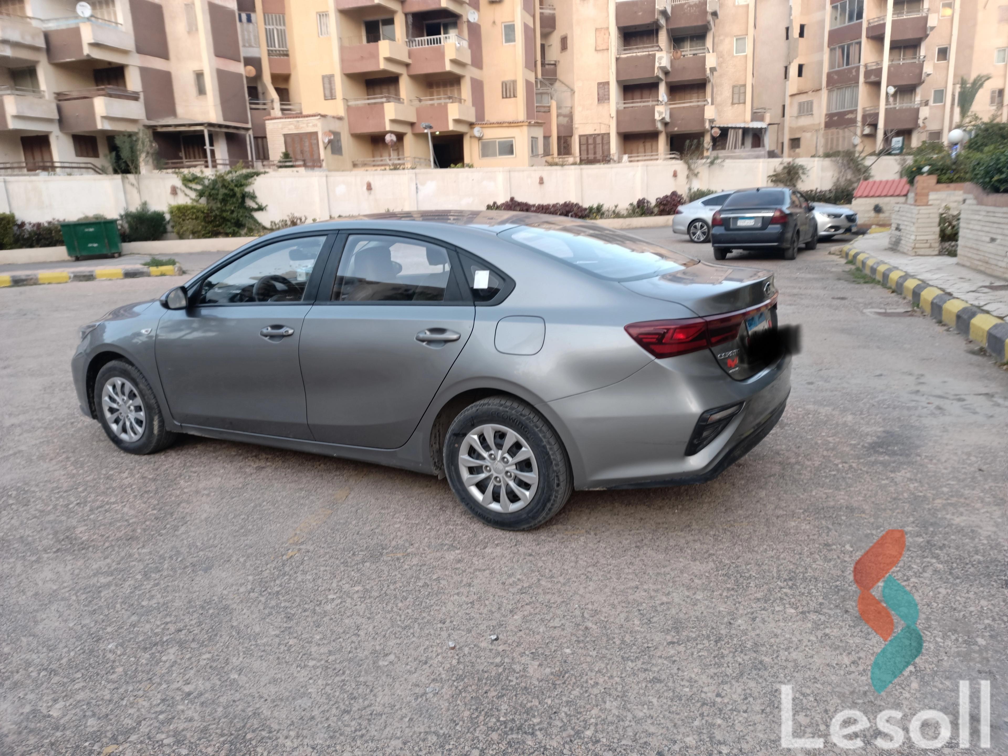 كيا سيراتو اوتوماتك مستعملة رمادي داكن موديل 2021