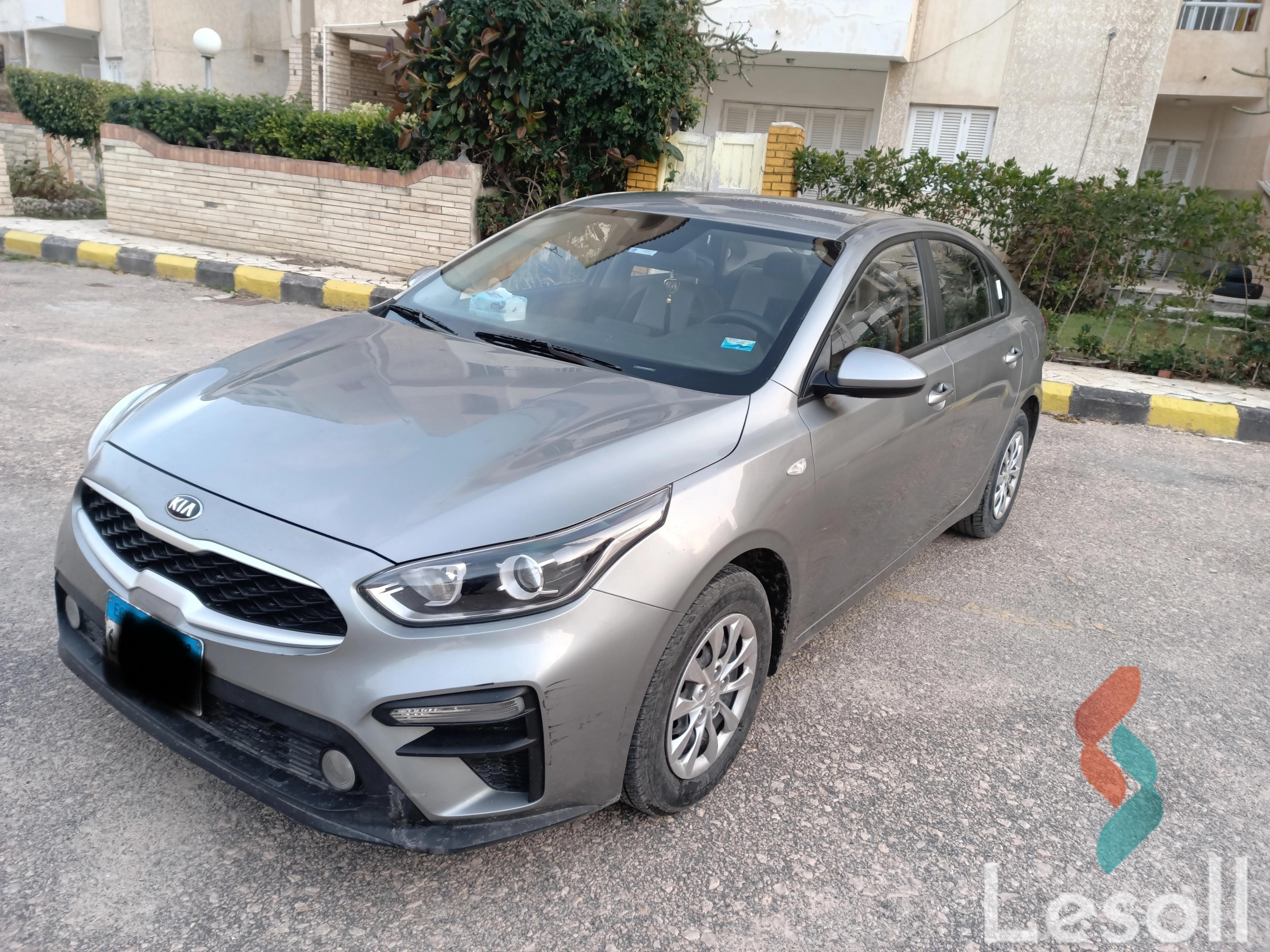 كيا سيراتو اوتوماتك مستعملة رمادي داكن موديل 2021
