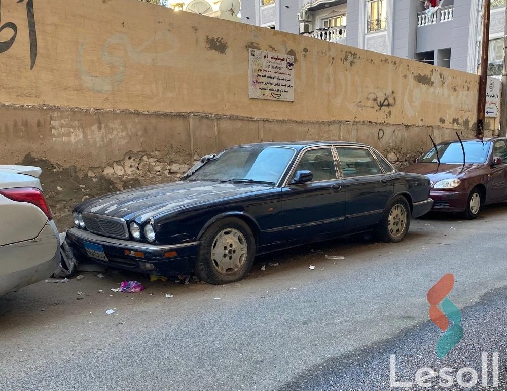 جاكوار إكس جاي اوتوماتك مستعملة أزرق موديل 1994 - صورة 2