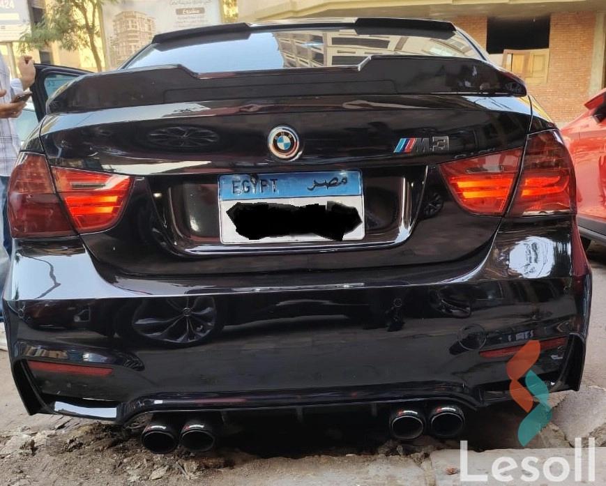 بي ام دبليو 318i اوتوماتك مستعملة أسود موديل 2011