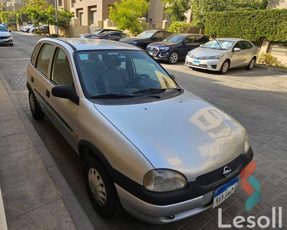 أوبل كورسا مانيوال مستعملة فضي موديل 1999