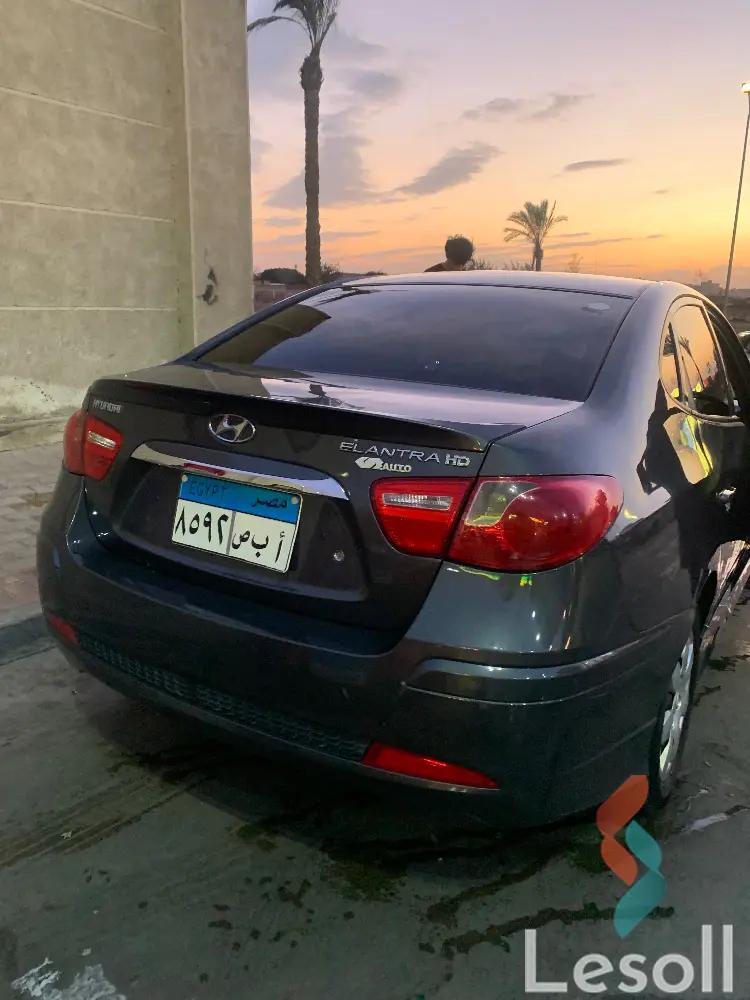 هيونداي إلنترا اوتوماتك مستعملة فضي موديل 2020 - كل الصور