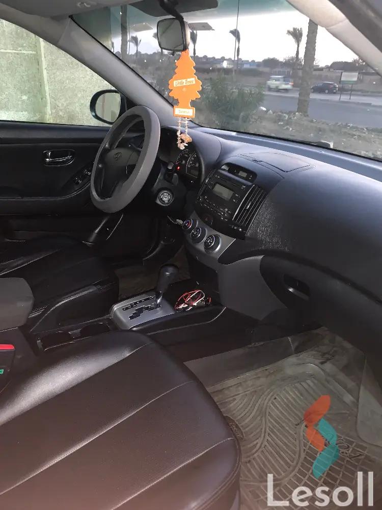 هيونداي إلنترا اوتوماتك مستعملة فضي موديل 2020 - الصورة الرئيسية