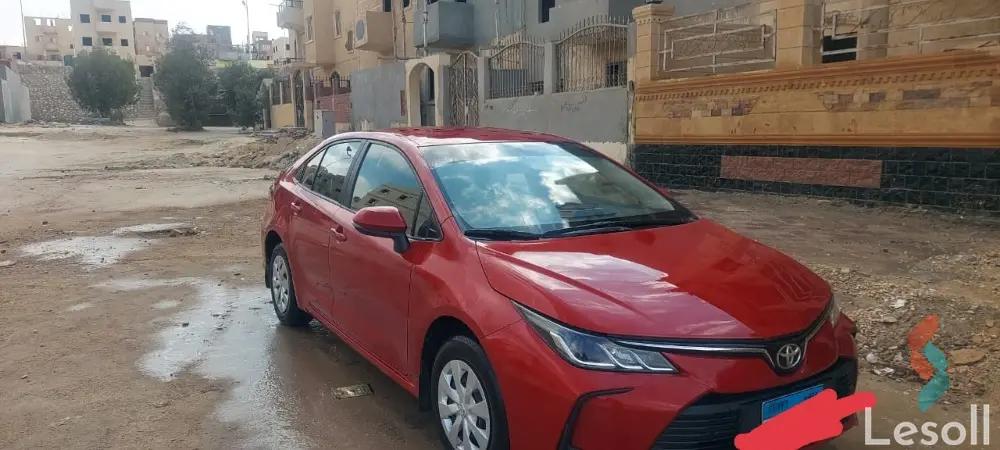 تويوتا كورولا اوتوماتك مستعملة أحمر موديل 2022 - صورة 3