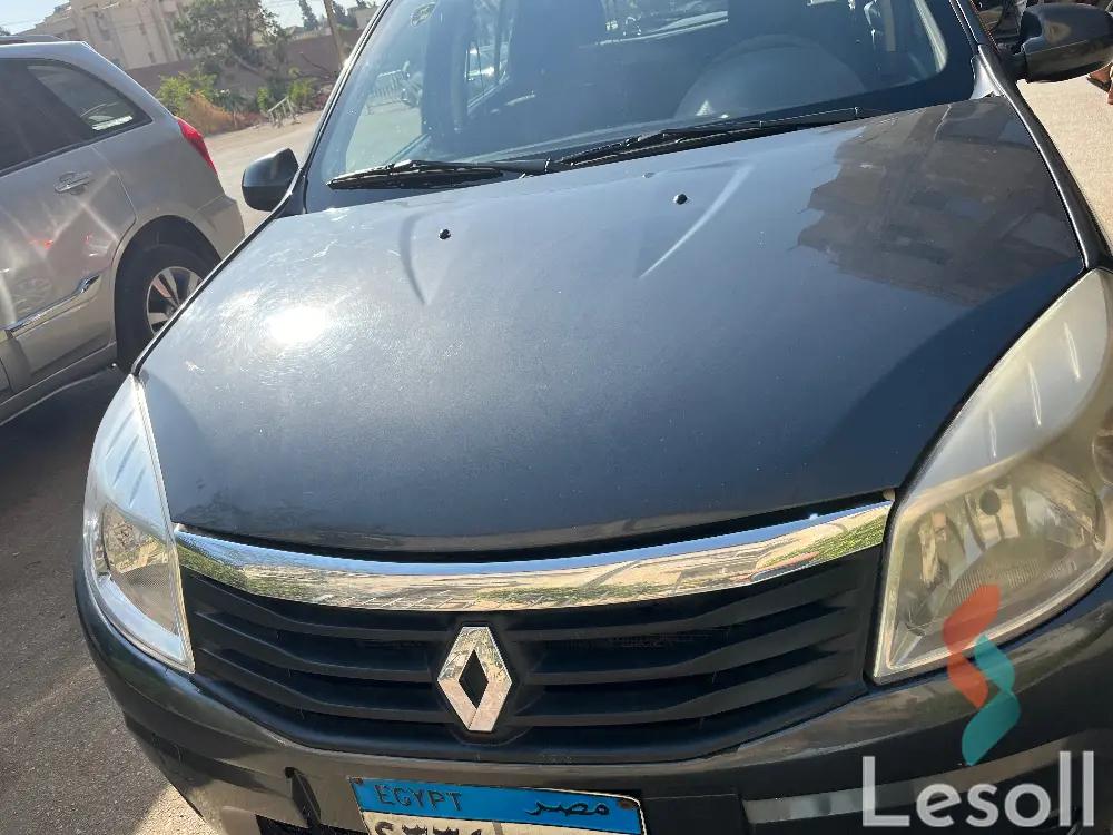رينو سانديرو اوتوماتك مستعملة رمادي داكن موديل 2013 - صورة 3