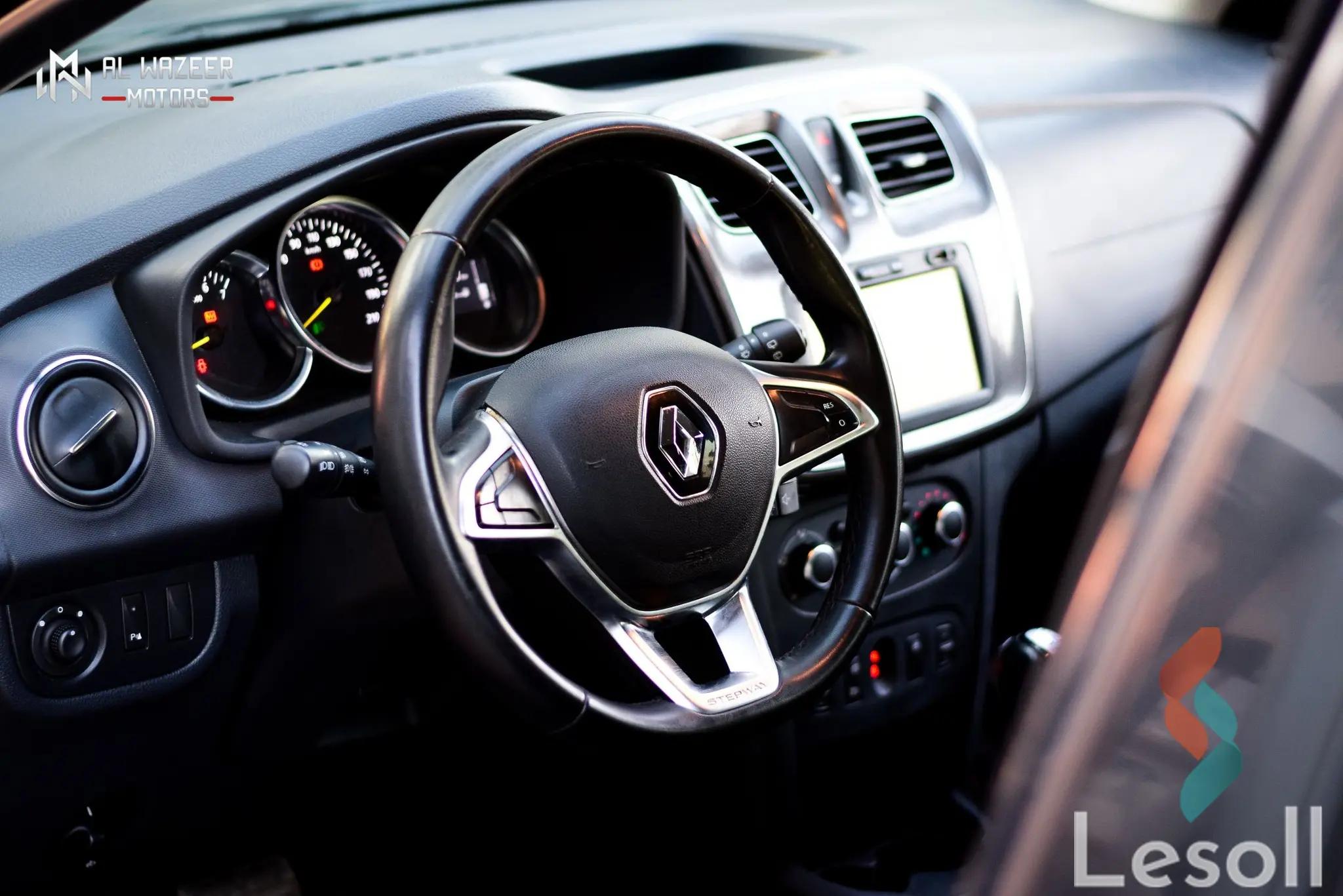 رينو سانديرو اوتوماتك مستعملة رمادي داكن موديل 2021