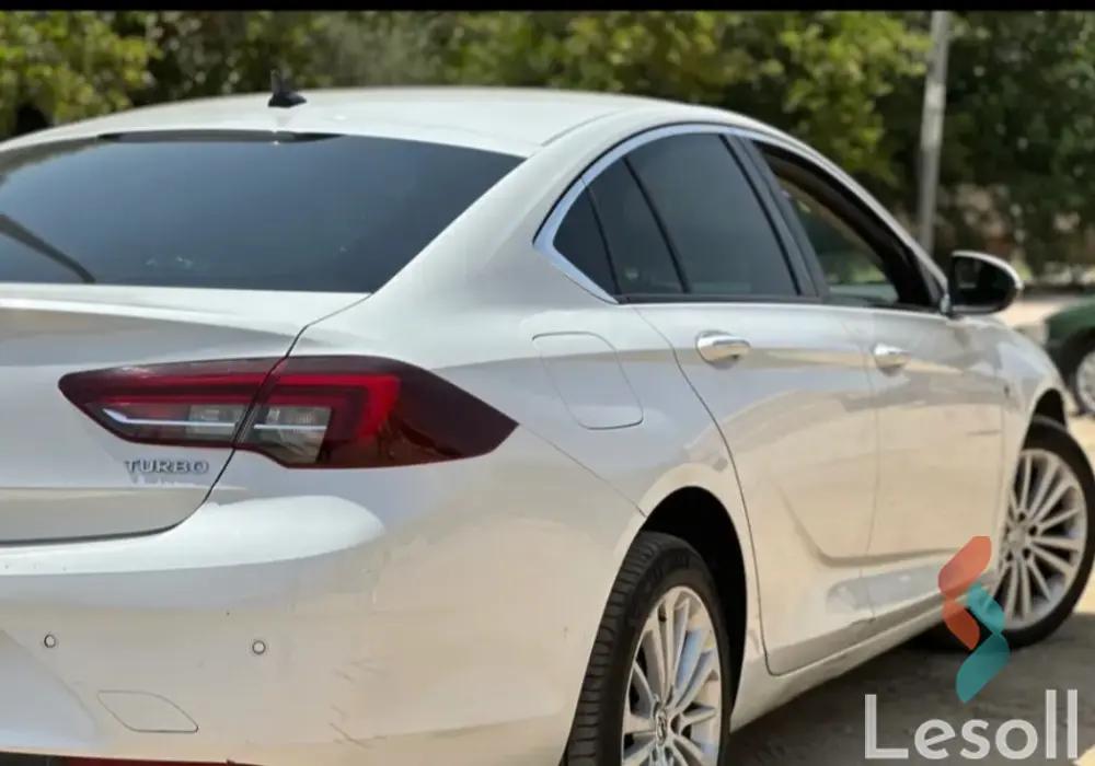 أوبل إنسيجنيا اوتوماتك مستعملة أبيض موديل 2018 - كل الصور