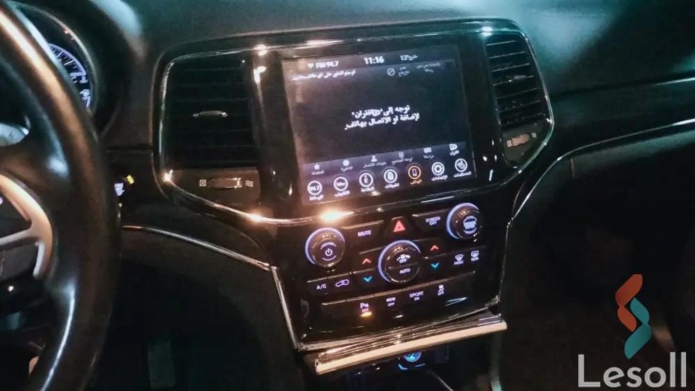 جيب جراند شيروكي اوتوماتك مستعملة أسود موديل 2022 - كل الصور