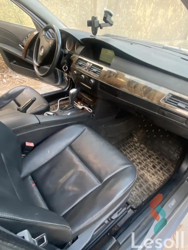 بي ام دبليو 520i اوتوماتك مستعملة أزرق سماوي موديل 2006 - كل الصور