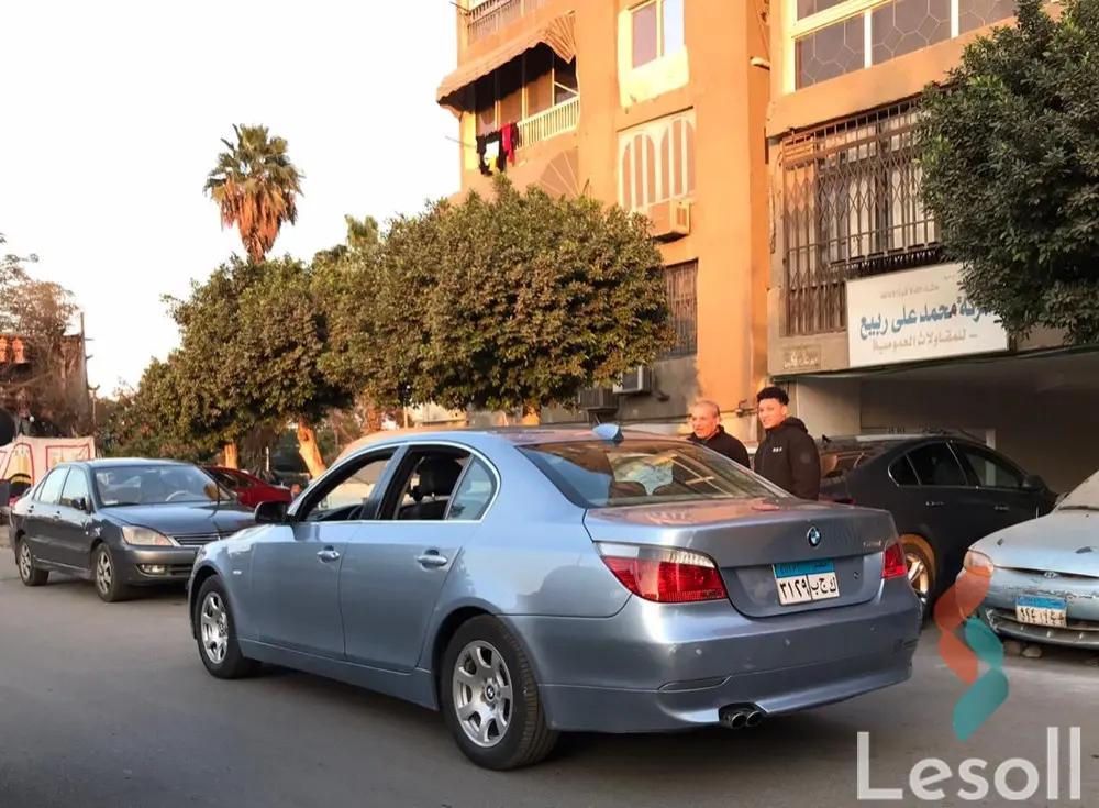 بي ام دبليو 520i اوتوماتك مستعملة أزرق سماوي موديل 2006 - صورة 3