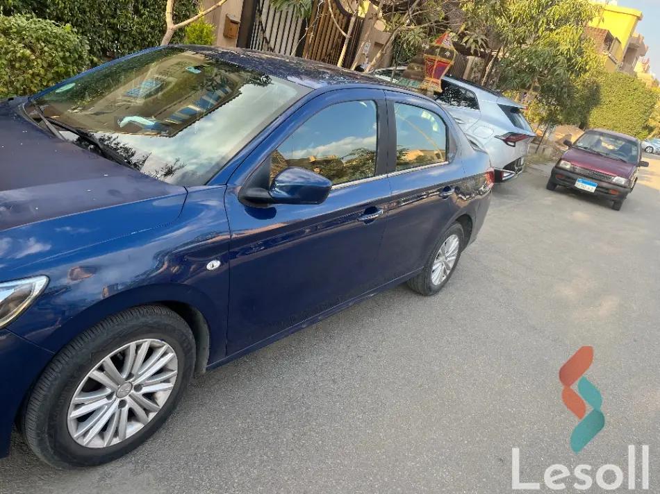 بيجو 301 اوتوماتك مستعملة كحلي موديل 2020 - صورة 3