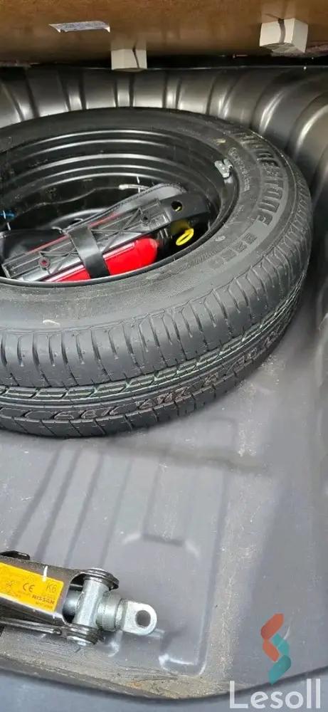 نيسان صني اوتوماتك مستعملة بني موديل 2023 - صورة 3