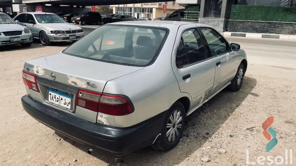 نيسان صني مانيوال مستعملة فضي موديل 2000 - كل الصور