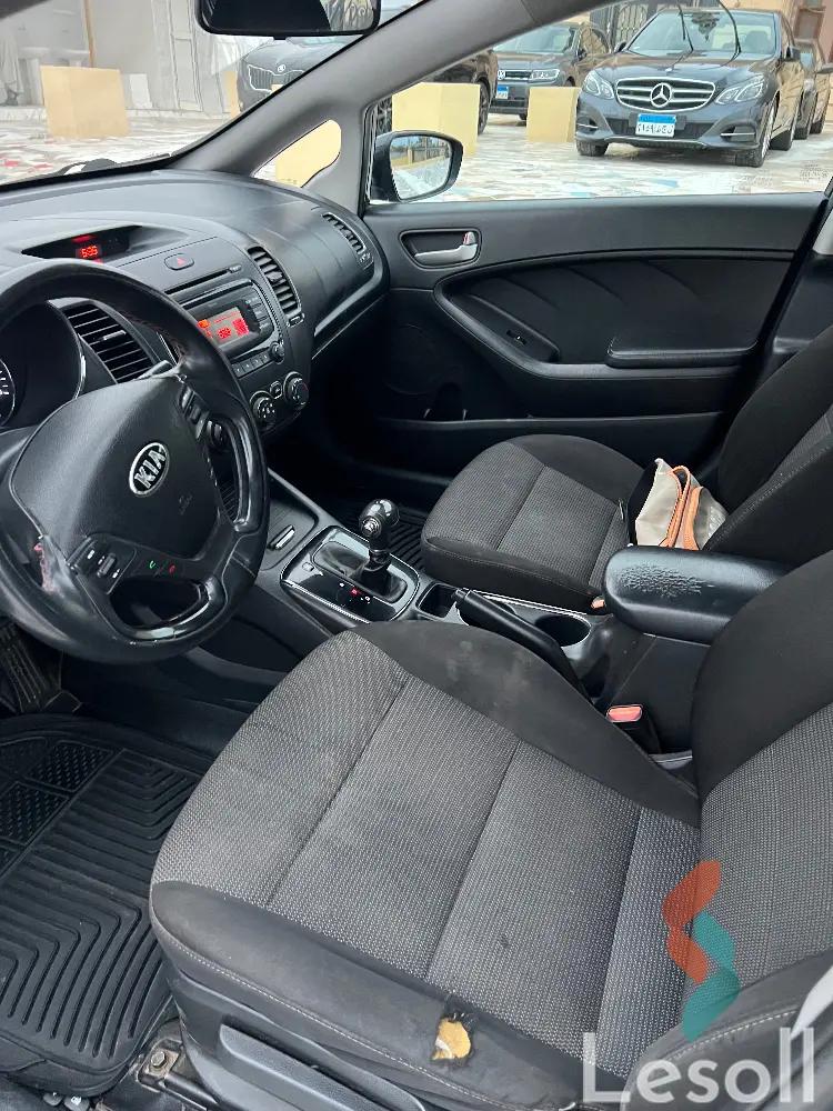 كيا سيراتو اوتوماتك مستعملة كحلي موديل 2018 - صورة 4