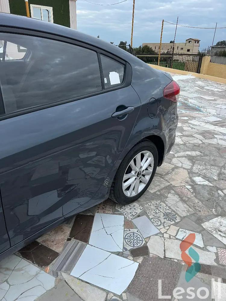 كيا سيراتو اوتوماتك مستعملة كحلي موديل 2018 - صورة 3