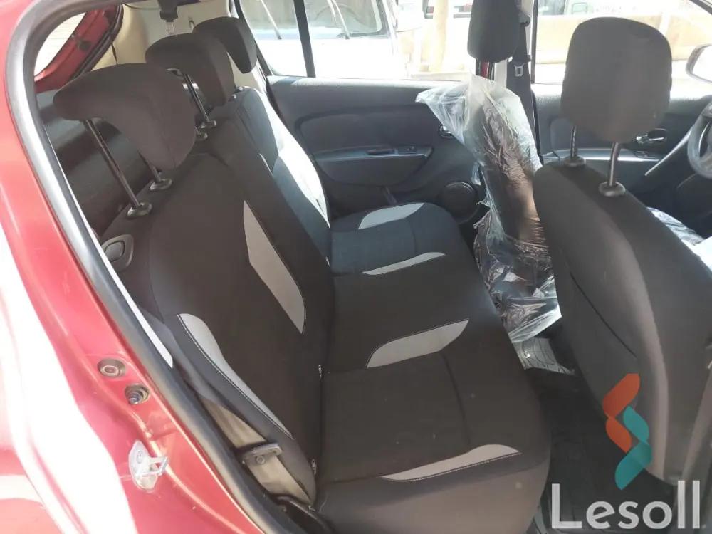 رينو سانديرو اوتوماتك مستعملة أحمر موديل 2016 - صورة 4