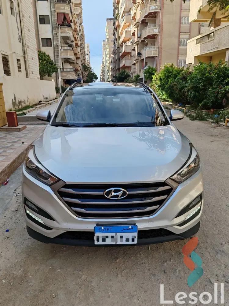 هيونداي توسان اوتوماتك مستعملة فضي موديل 2017 - الصورة الرئيسية