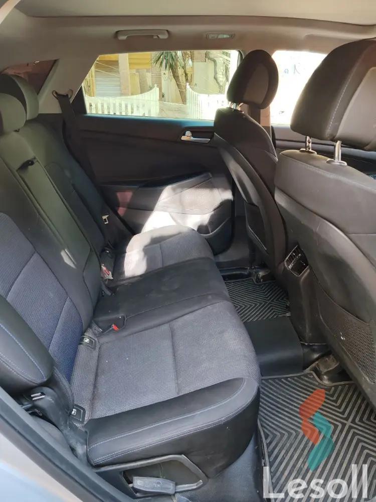 هيونداي توسان اوتوماتك مستعملة فضي موديل 2017 - صورة 3