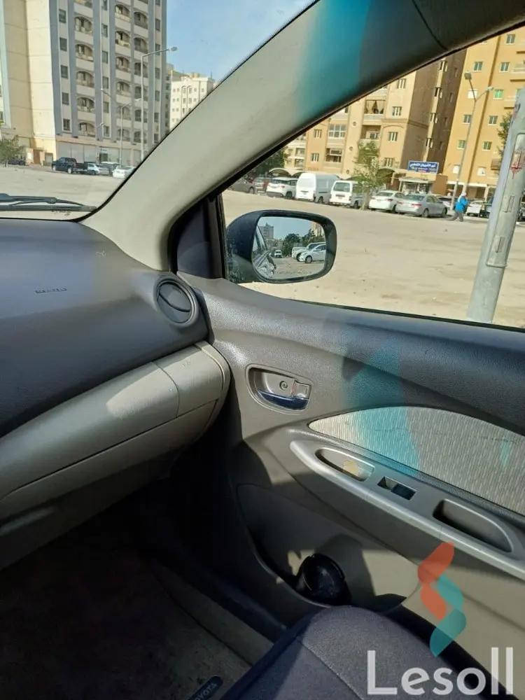 تويوتا يارس اوتوماتك مستعملة رمادي داكن موديل 2013 - كل الصور