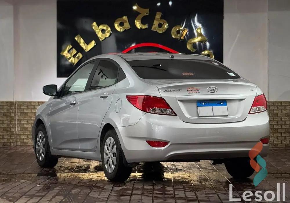 هيونداي أكسنت اوتوماتك مستعملة فضي موديل 2024 - صورة 2