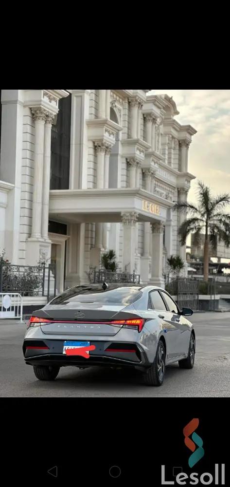 هيونداي إلنترا اوتوماتك مستعملة أزرق سماوي موديل 2024 - صورة 2