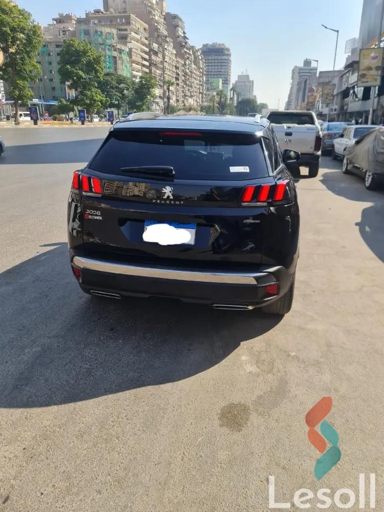 بيجو 3008 مانيوال مستعملة أسود موديل 2019 - صورة 2