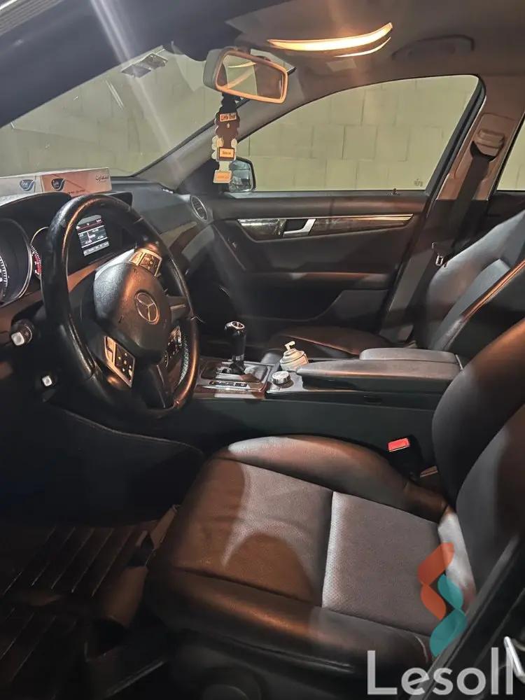 مرسيدس بنز ١٨٠ سي اوتوماتك مستعملة أسود موديل 2013 - كل الصور