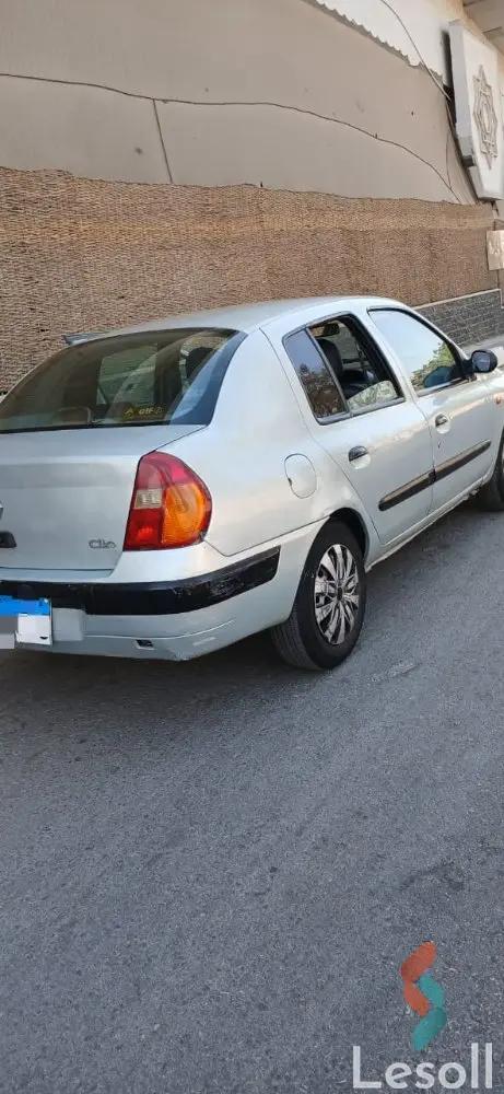 رينو كليو مانيوال مستعملة فضي موديل 2003 - صورة 2