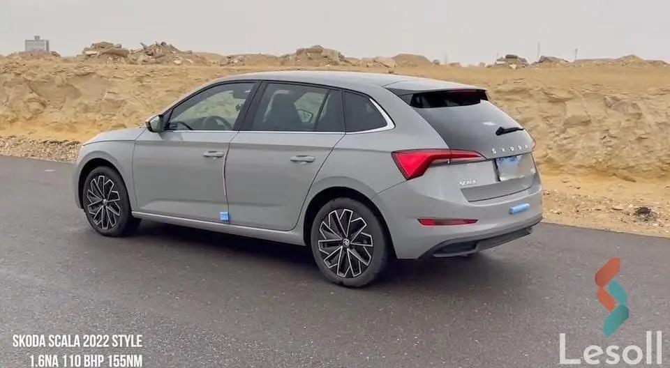 سكودا سكالا اوتوماتك مستعملة فضي موديل 2022 - صورة 4