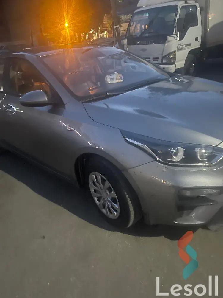 كيا سيراتو اوتوماتك مستعملة فضي موديل 2021 - صورة 4