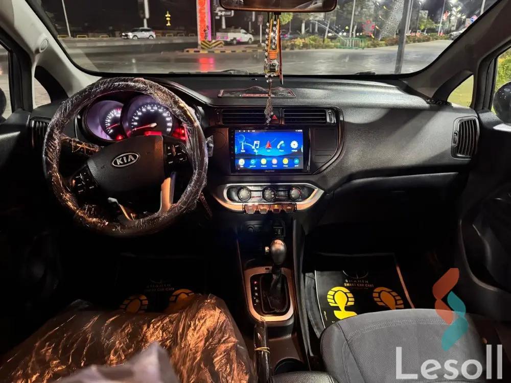 كيا ريو اوتوماتك مستعملة رمادي داكن موديل 2012 - صورة 4