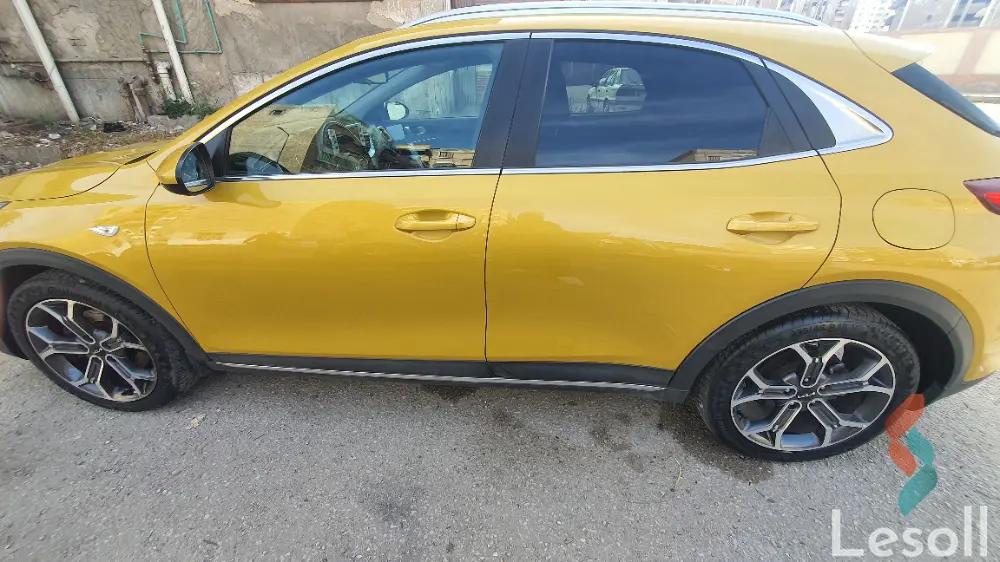 كيا سيد اوتوماتك مستعملة ذهبي موديل 2022 - الصورة الرئيسية