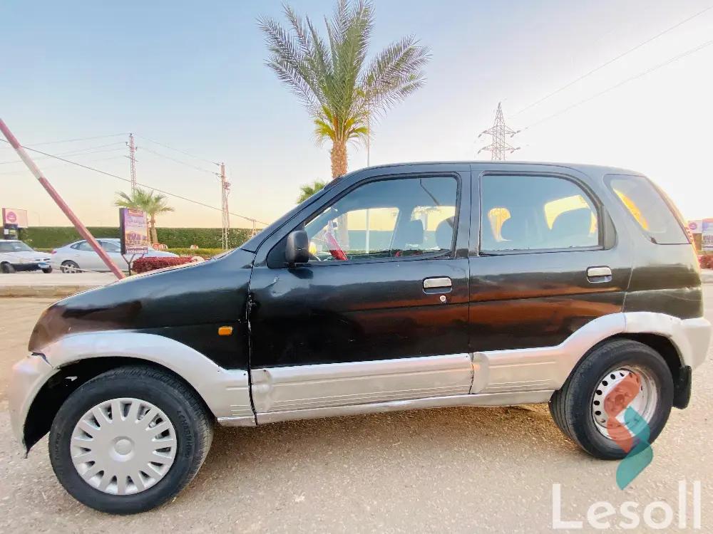 ديهاتسو دايهاتسو تيريوس مانيوال مستعملة أسود موديل 2000 - صورة 2