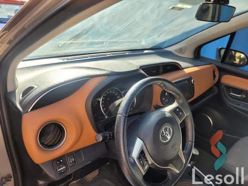 تويوتا يارس اوتوماتك مستعملة فضي موديل 2016