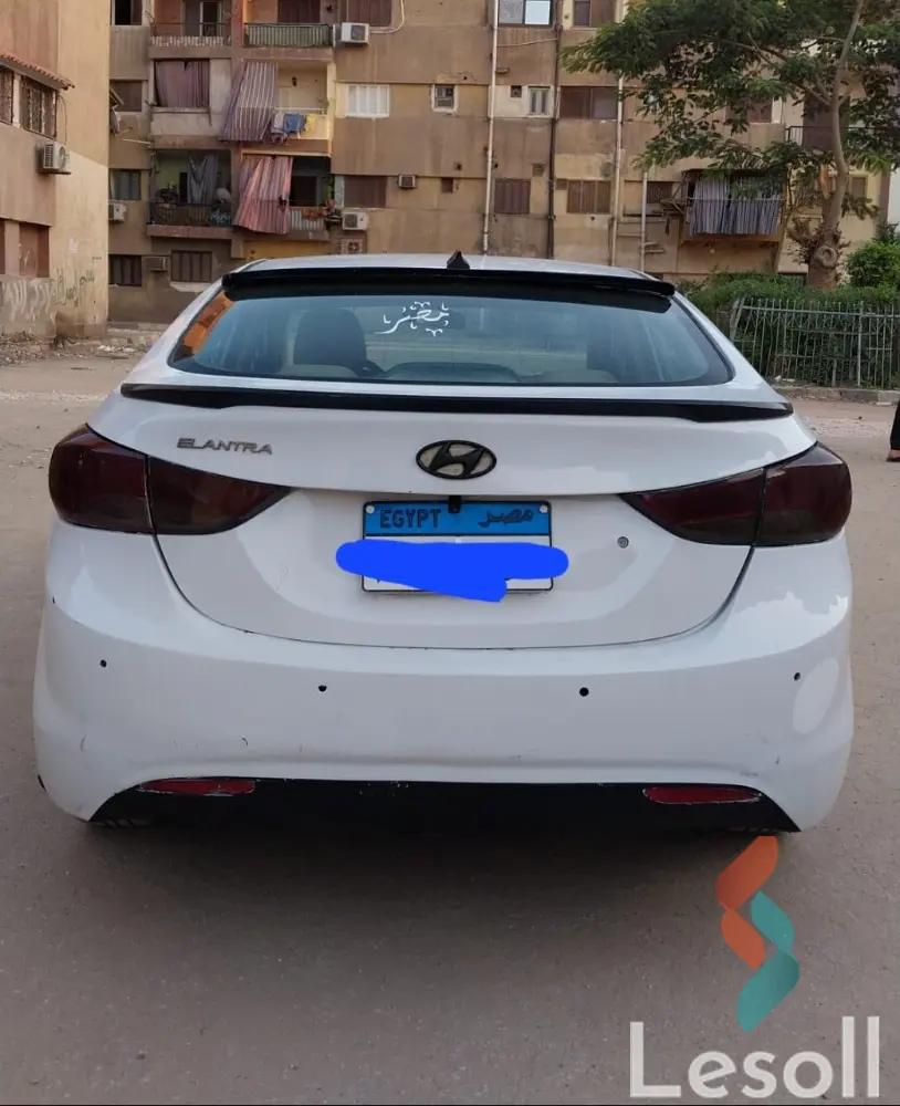 هيونداي إلنترا اوتوماتك مستعملة أبيض موديل 2012 - صورة 2