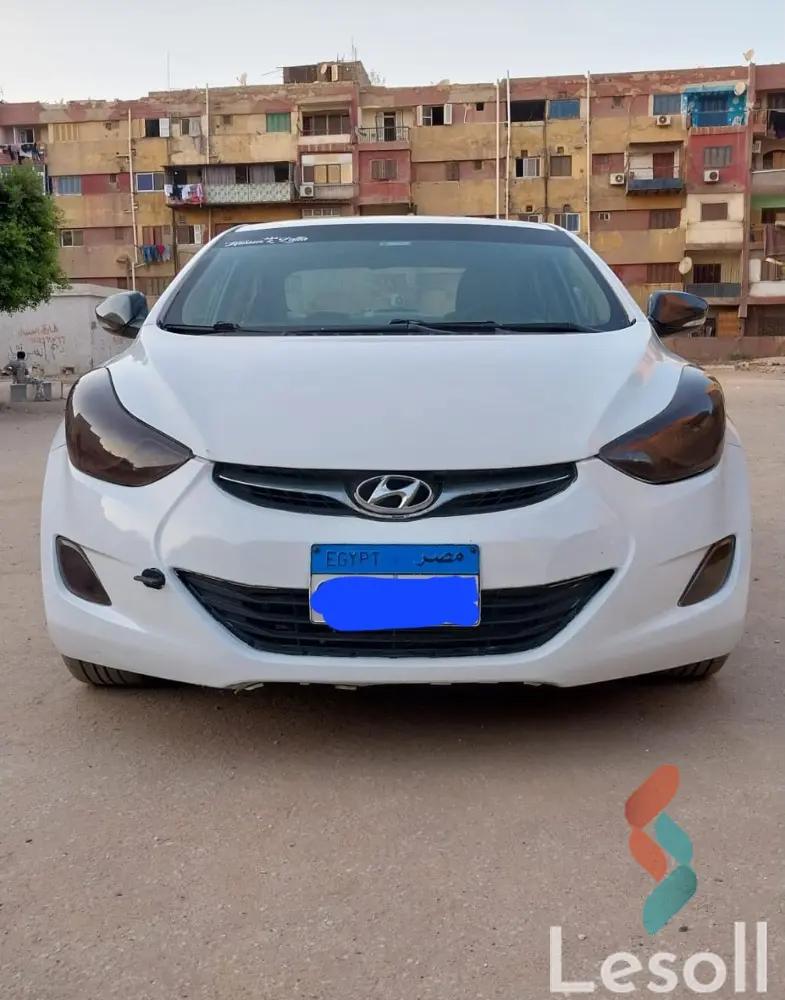 هيونداي إلنترا اوتوماتك مستعملة أبيض موديل 2012 - صورة 4