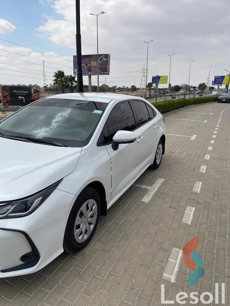 تويوتا كورولا اوتوماتك مستعملة أبيض موديل 2019 - الصورة الرئيسية