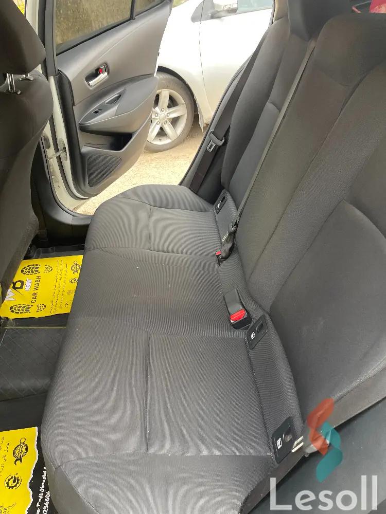 تويوتا كورولا اوتوماتك مستعملة أبيض موديل 2019 - صورة 4