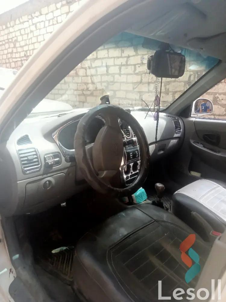 هيونداي فيرنا مانيوال مستعملة أبيض موديل 2010 - كل الصور