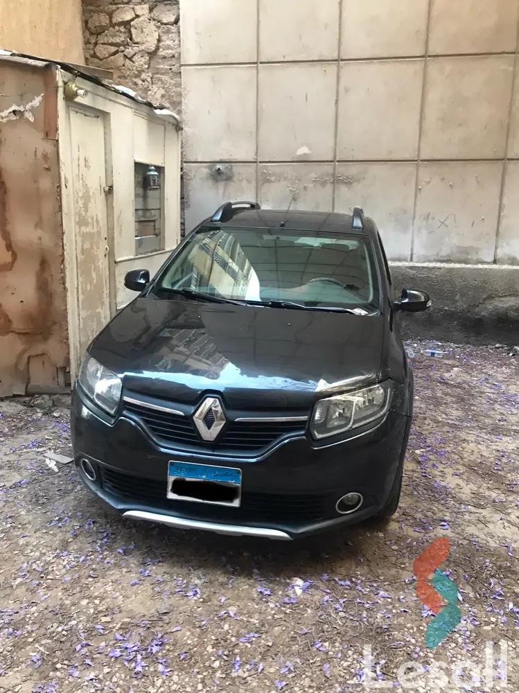 رينو سانديرو اوتوماتك مستعملة أسود موديل 2015 - صورة 2