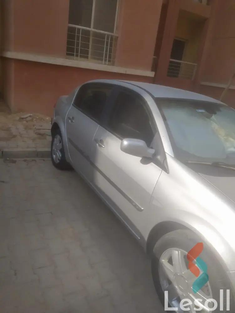 رينو ميجان اوتوماتك مستعملة فضي موديل 2005 - صورة 2