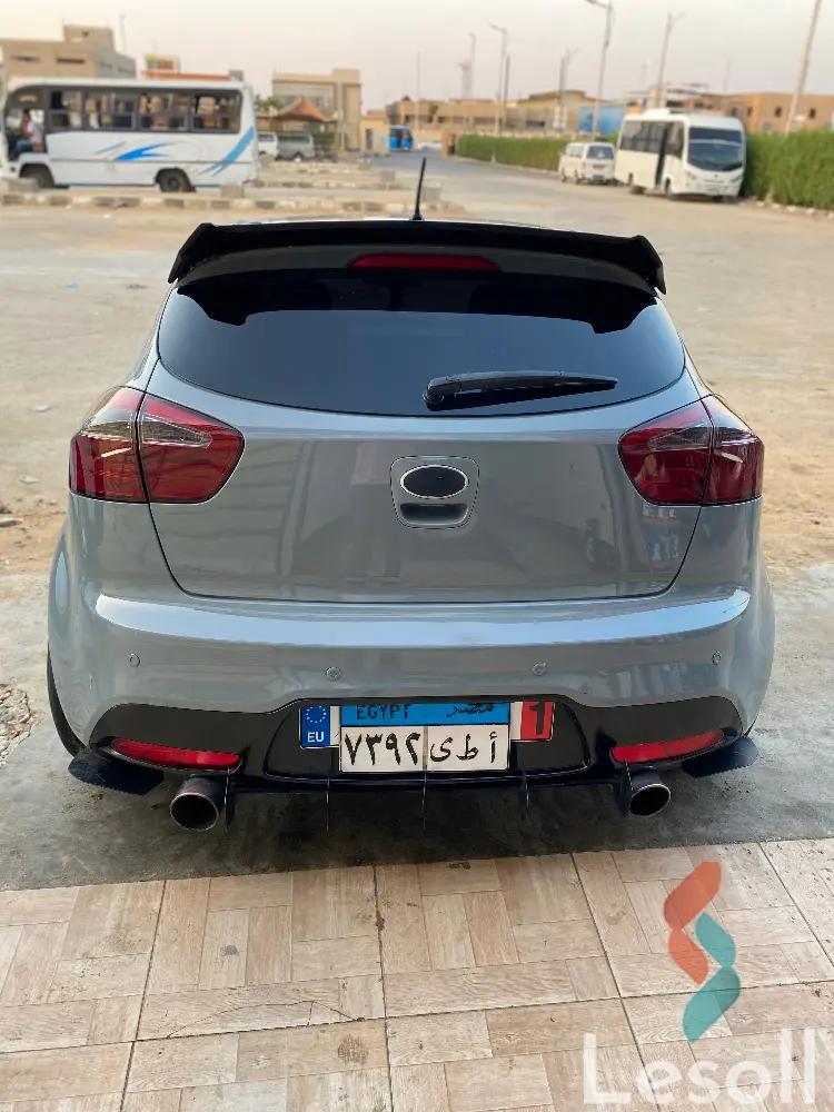 كيا ريو اوتوماتك مستعملة فضي موديل 2013 - صورة 3