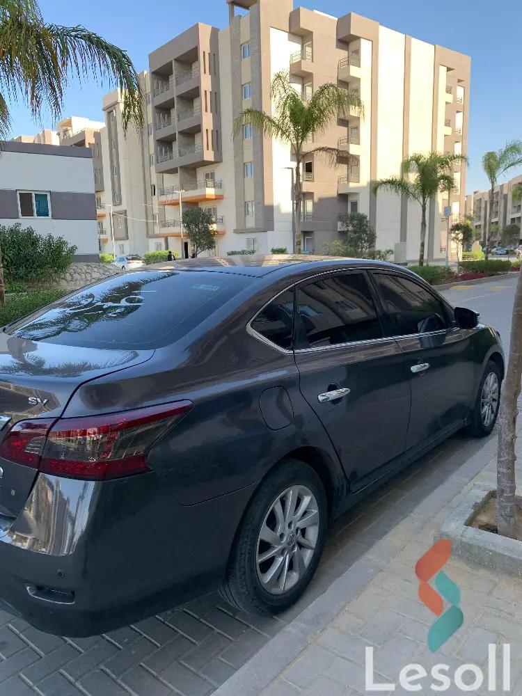 نيسان سنترا اوتوماتك مستعملة رمادي داكن موديل 2017