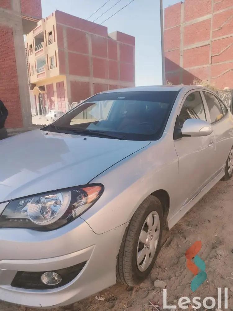 هيونداي إلنترا اوتوماتك مستعملة فضي موديل 2022 - صورة 4