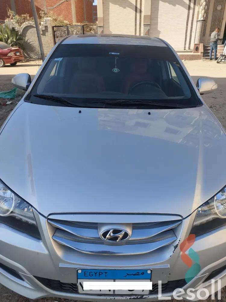 هيونداي إلنترا اوتوماتك مستعملة فضي موديل 2022 - الصورة الرئيسية