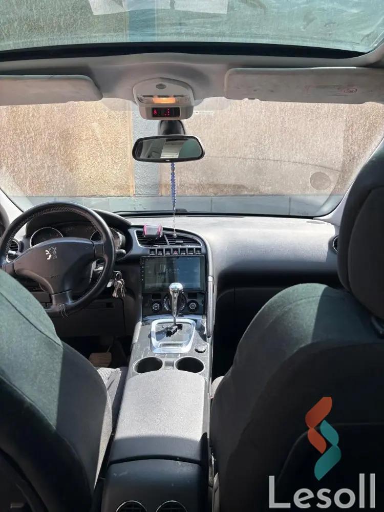 بيجو 3008 اوتوماتك مستعملة أزرق موديل 2014 - صورة 4