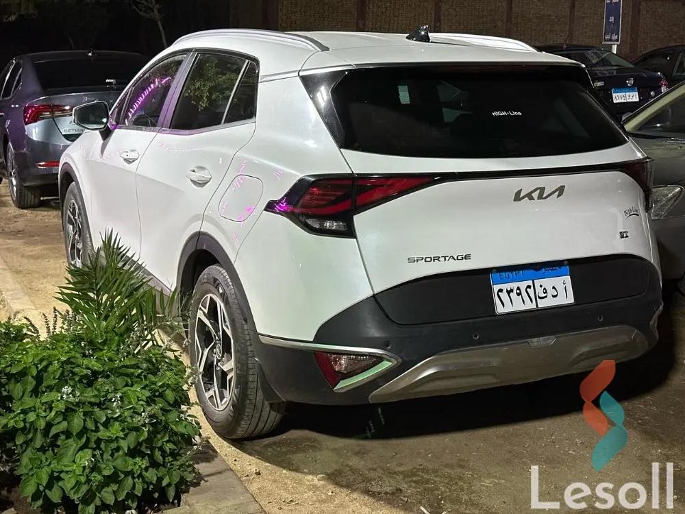 كيا سبورتاج اوتوماتك مستعملة أبيض موديل 2022 - كل الصور
